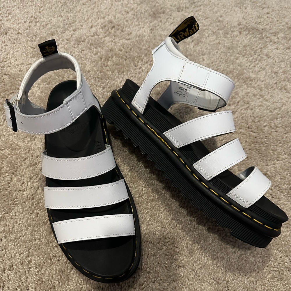DR. MARTENS BLAIRE HYDRO LEATHER STRAP SANDALS